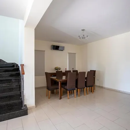 Savv Holiday Villa Ларнака