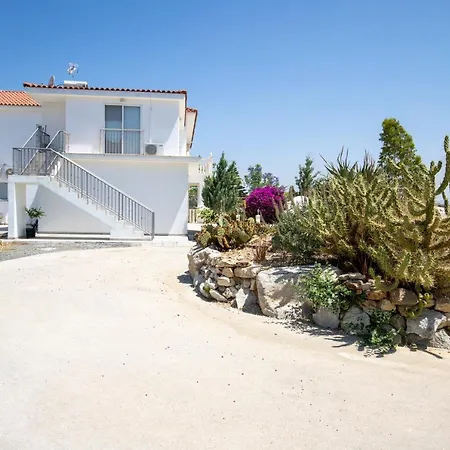 Вилла Savv Holiday Villa